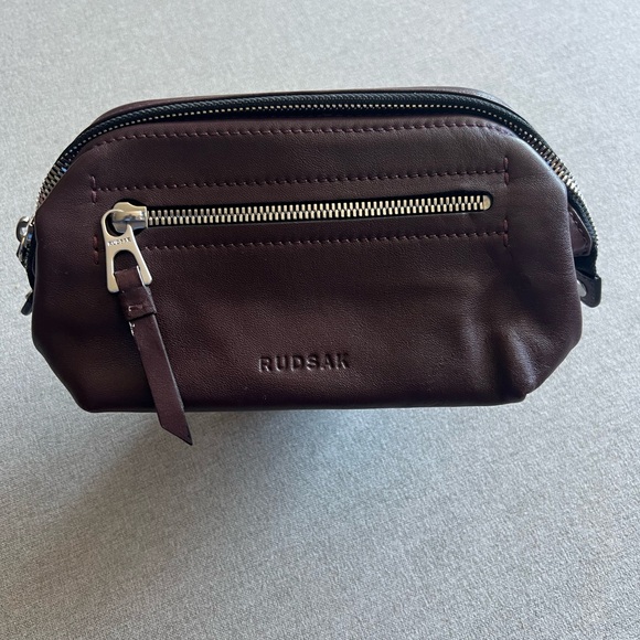 RUDSAK -Deep Burgundy Leather -Toiletry /Cosmetic Pouch - Picture 9 of 9